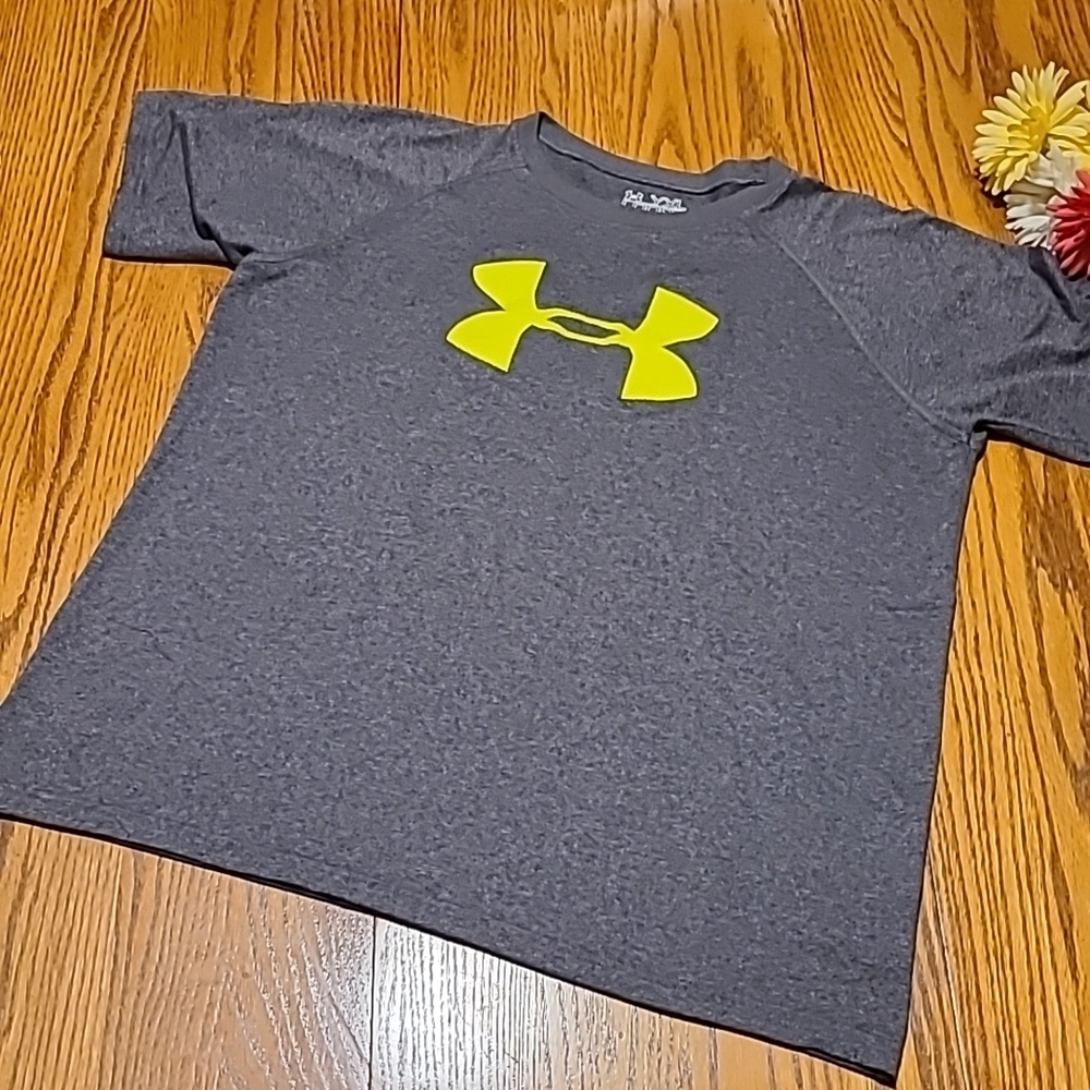Under Armour Gray Athletic Shirt - Girl's XL